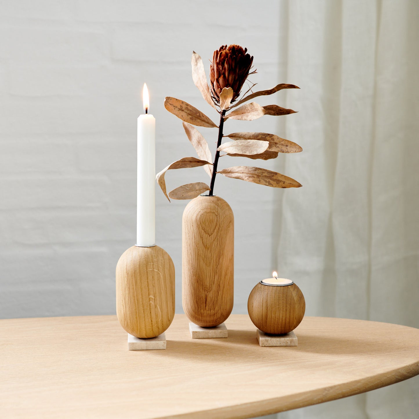 Ellipse candle holder