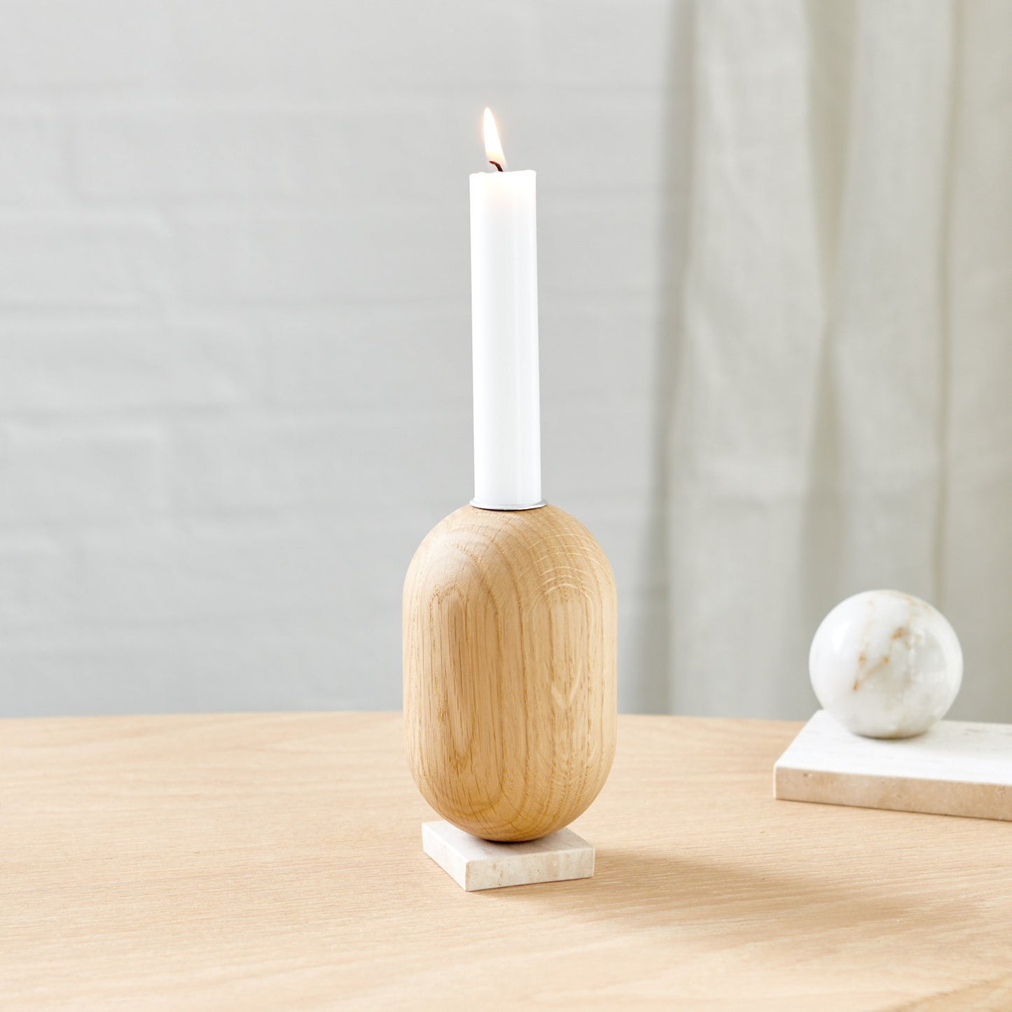 Ellipse candle holder